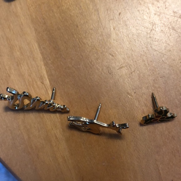 Bundle of Gold Colored Christmas Pins : Holly, Reindeer & Tree - Picture 14 of 15